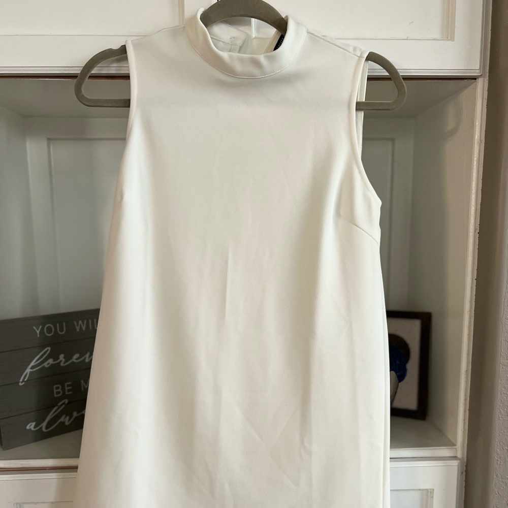 Women’s white boxy dress